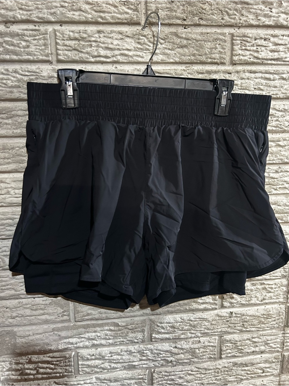 Women’s Athletic Running Shorts w/ Built-In Compression Liner Sz 2XL Hidden Zips